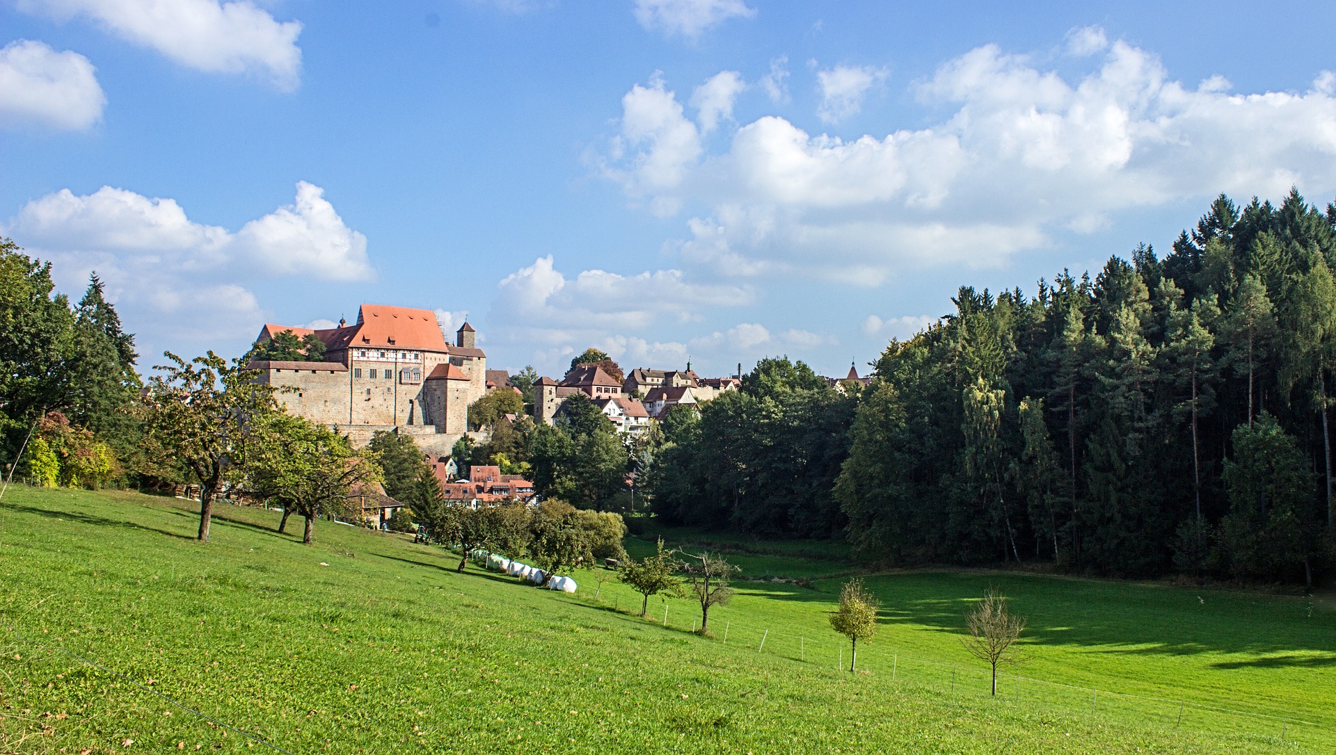 2022_burg-castle-6803700_1920